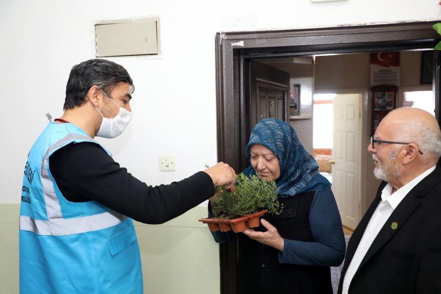  Kaymakam Güney ve Başkan Yalçın Şehit Annelerini Unutmadı