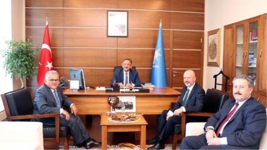 BAKAN ÖZHASEKİ’DEN BAŞKAN ÇOLAKBAYRAKDAR’A ÖVGÜ