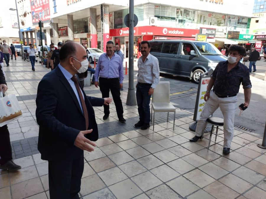  Vali Günaydın çarşı esnafını ziyaret etti
