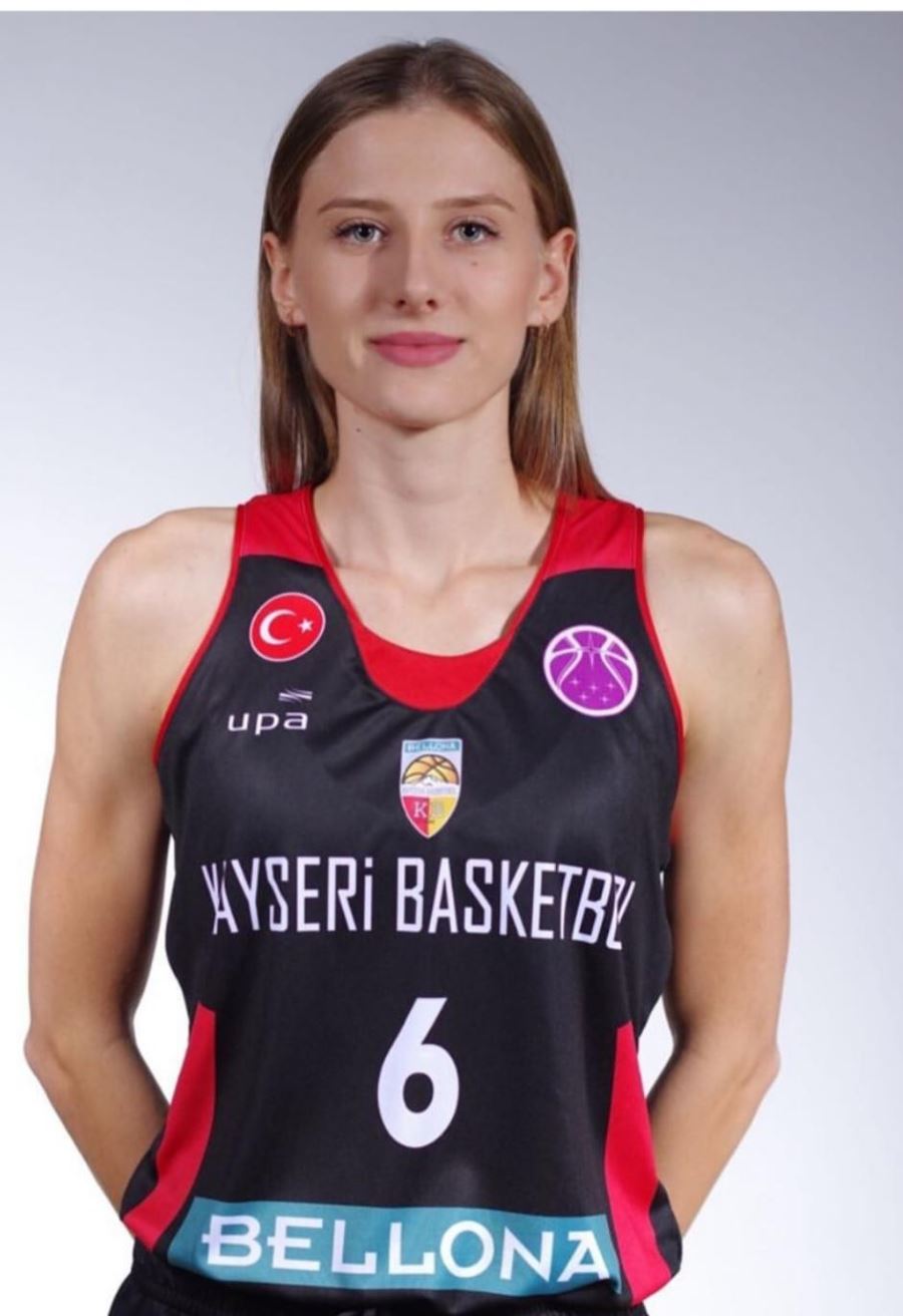 Beril Albayrak, 