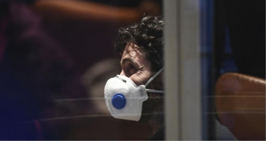 Maske çıkmazı