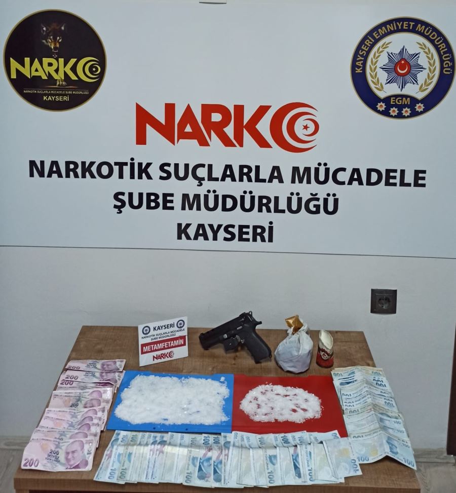  Uyuşturucuyu ses sistemine, paraları vites kutusuna zulalamışlar