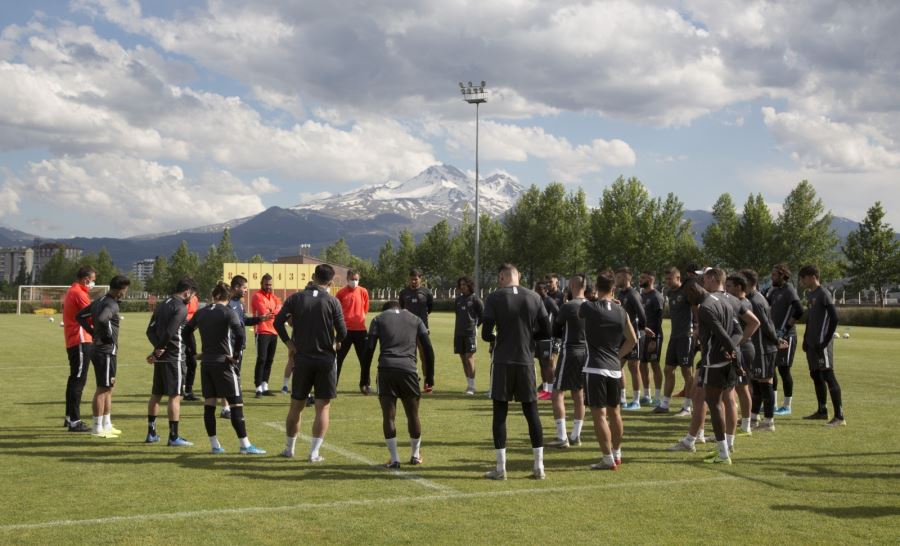 Kayserispor hafta sonu mesaisinde