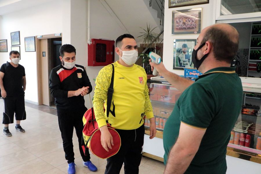  Halı sahalar açıldı