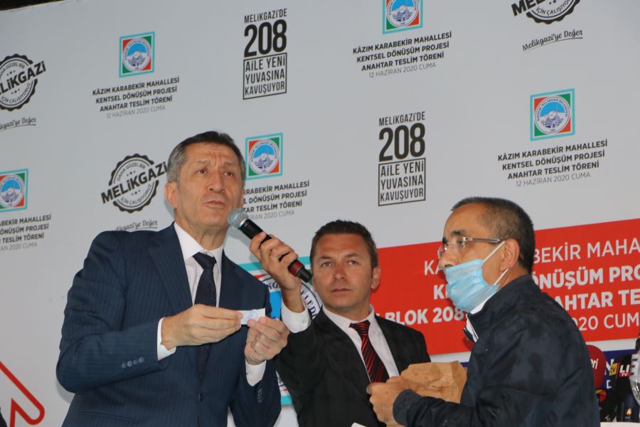  “Türkiye’nin ekonomik olarak da çok daha iyi konumlara geleceği bir süreci yaşıyoruz”
