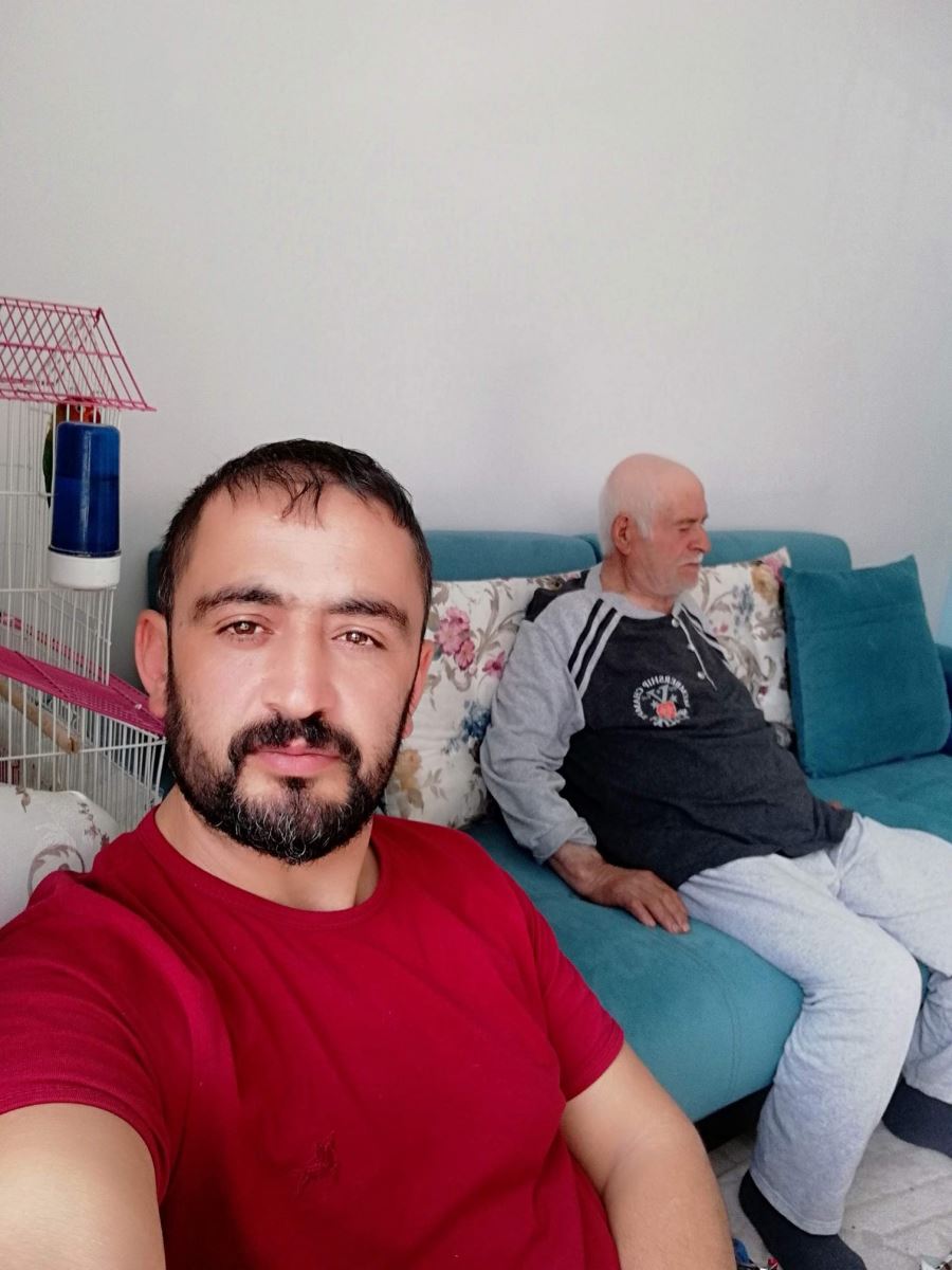 Babasını korona vrüsten kaybetti, 