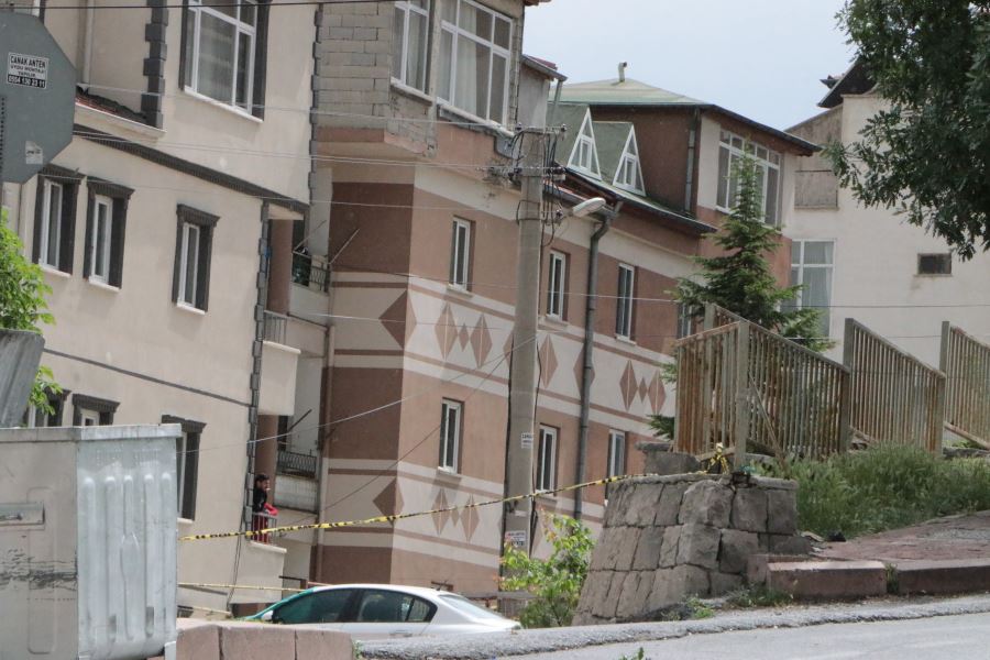  58 kişinin yaşadığı 6 apartmandaki karantina 