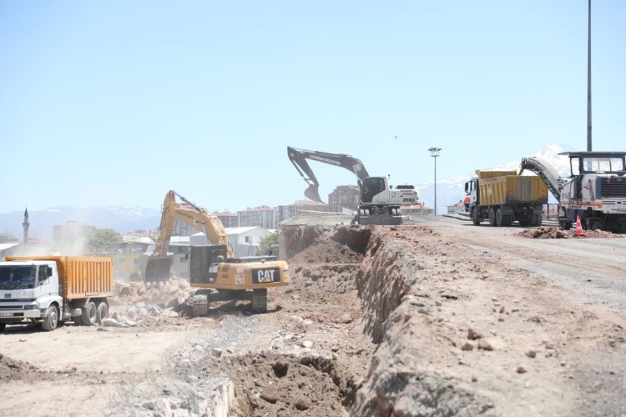 YENİLENEN IHLAMUR KÖPRÜSÜ İÇİN 24 SAAT ÇALIŞMA
