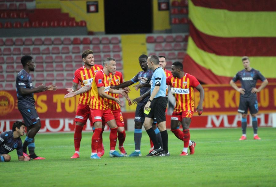 Süper Lig: Kayserispor: 0 - Trabzonspor: 0 (Maç devam ediyor)