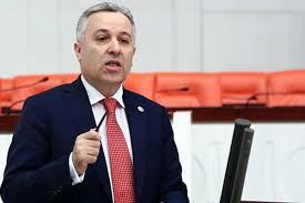 “HEKİMLER ALKIŞ DEĞİL HAKLARINI İSTİYOR!”