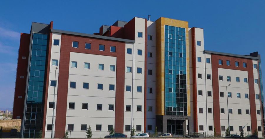 NNYÜ DİŞ HEKİMLİĞİ FAKÜLTESİ DEKANI GÜRGAN, BİLFEN LİSELERİ KARİYER GÜNLERİNDE ÖĞRENCİLERLE BULUŞTU