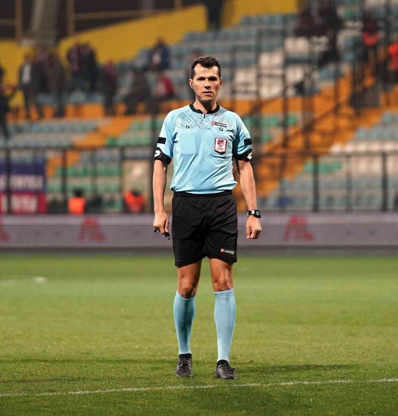 Kayserispor - Karagümrük maçını Burak Şeker yönetecek
