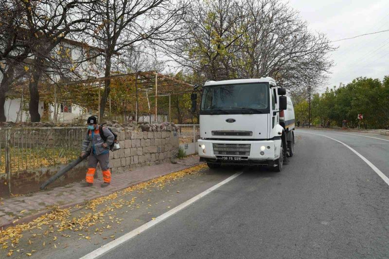 Melikgazi’de sonbahar temizliği devam ediyor

