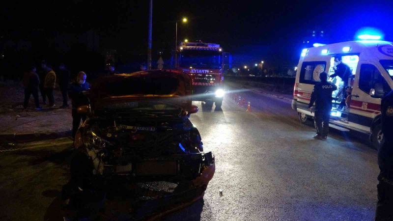 Otomobiller çarpıştı: 4 yaralı
