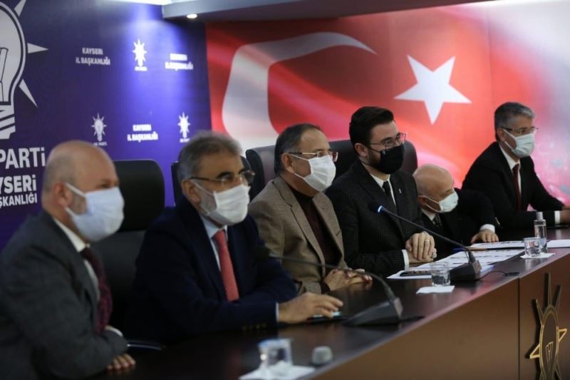 AK Parti’de istişare ve değerlendirme toplantısı
