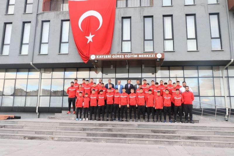 Şampiyonlar milli takım için hazırlanıyor
