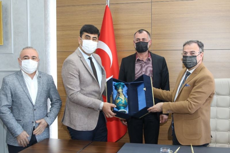 Hacılar’da işçilerin sözleşme sevinci
