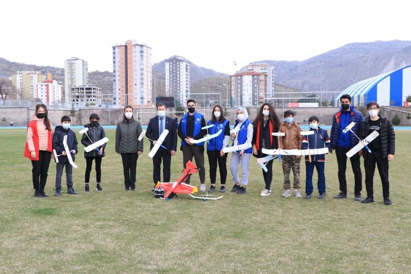 Model Uçak Çalışmalarına İlgi Artıyor
