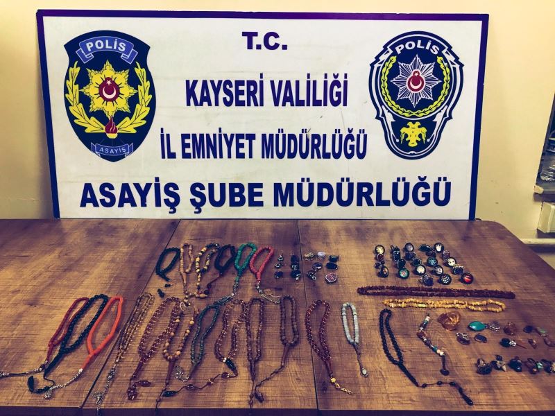 65 bin TL’lik takı ve tespih çalan şahıs yakalandı
