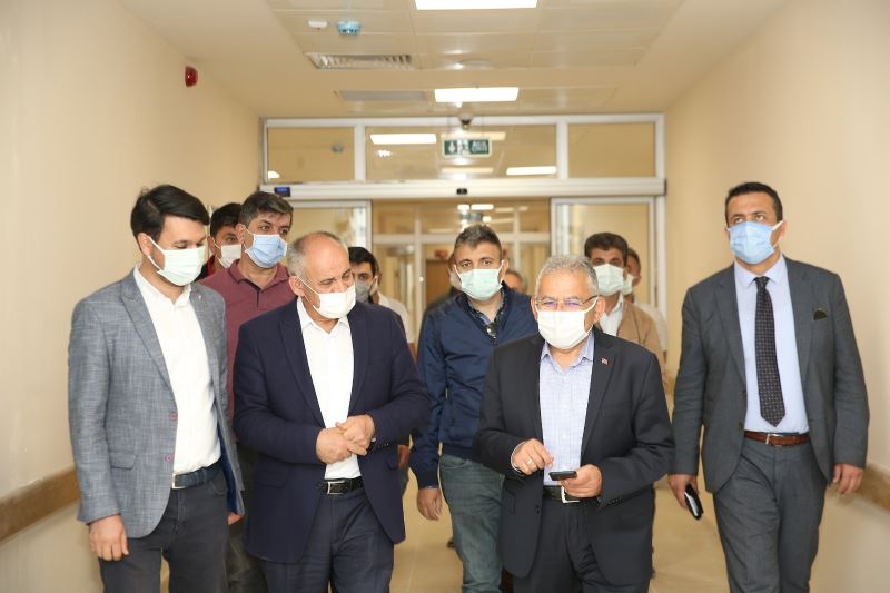 Büyükkılıç Yahyalı Devlet Hastanesi’nde incelemelerde bulundu
