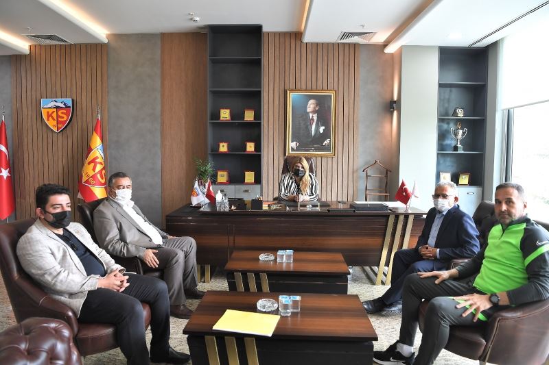 Başkan Büyükkılıç’tan Kayserispor ziyareti

