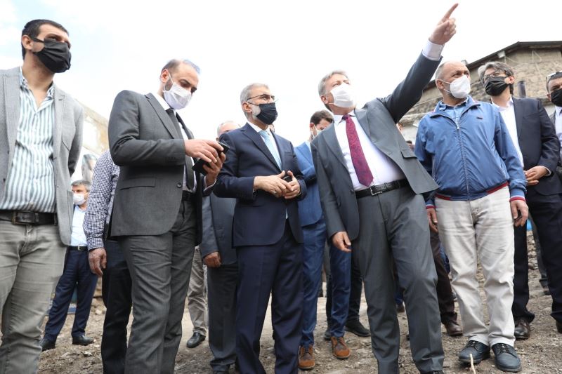 Başkan Palancıoğlu ve Milletvekili Taner Yıldız Gön Han’ı İncelediler
