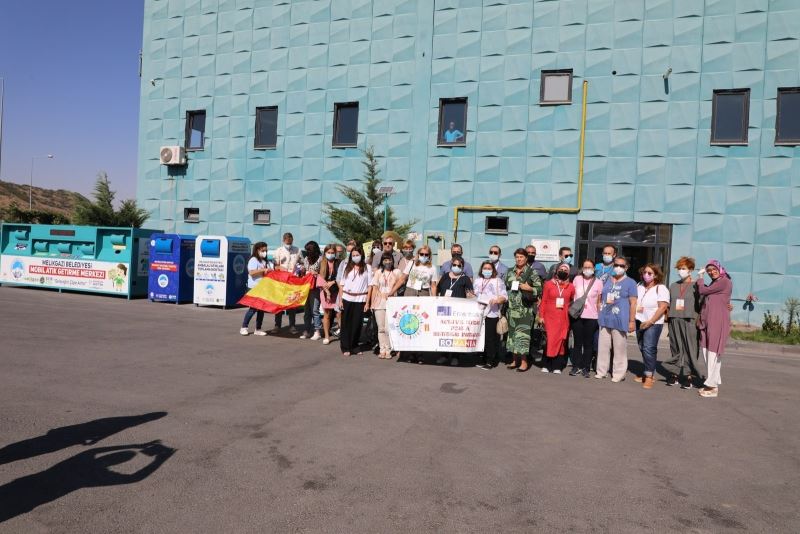 Avrupalı eğitimciler Melikgazi Geri Dönüşüm Tesisine hayran kaldı
