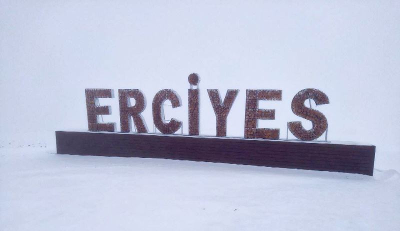 Erciyes’te kar etkili oldu
