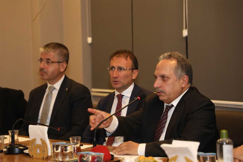 Başkan Yalçın proje ve yatırımları anlattı
