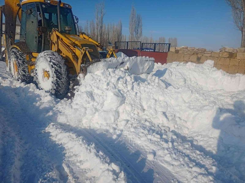Kayseri’de 223 mahalle yolu ulaşıma kapalı
