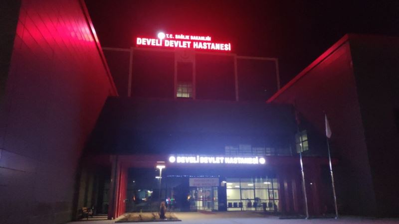 6 çocuğunun babasını kalbinden bıçaklayarak öldürdü
