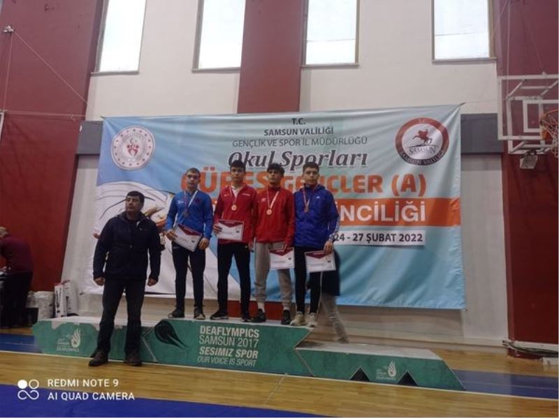 SEM güreş sporcuları Samsun’dan derecelerle döndü
