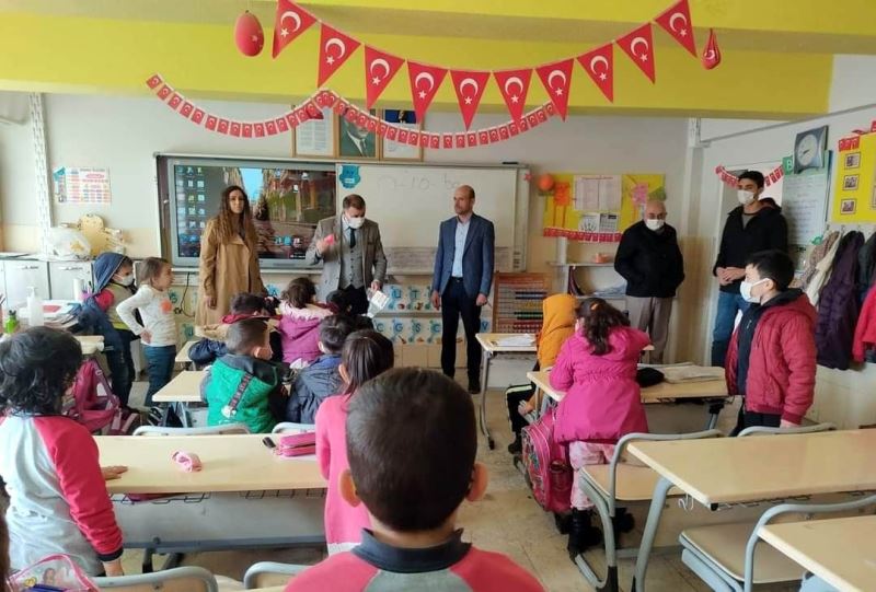 Tomarza’da öğretmen ve öğrencilere afet farkındalık eğitimi verildi
