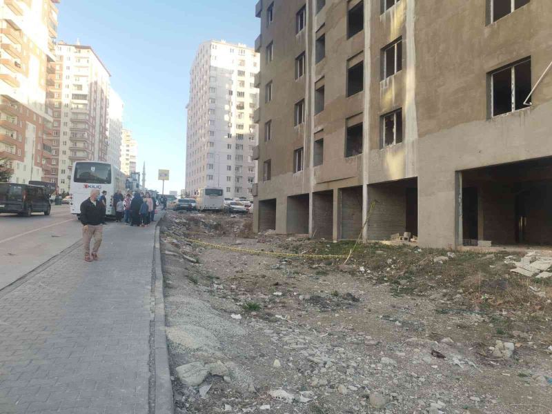 7. kattan düşen genç kız ağır yaralandı
