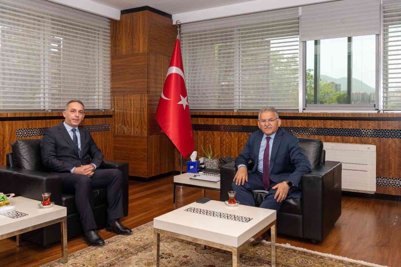 Başkan Büyükkılıç’a ziyaretçi akını
