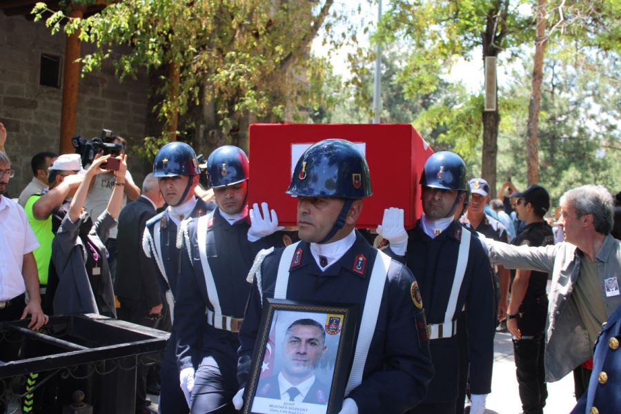 Kayseri şehidini uğurladı