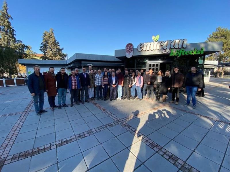 Başkan Büyükkılıç, Erzurum Devlet Tiyatrosu sanatçıları ile bir araya geldi
