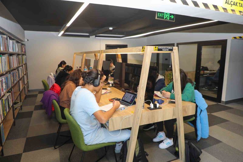 Talas Kütüphaneleri online eğitimde de öğrencinin yanında
