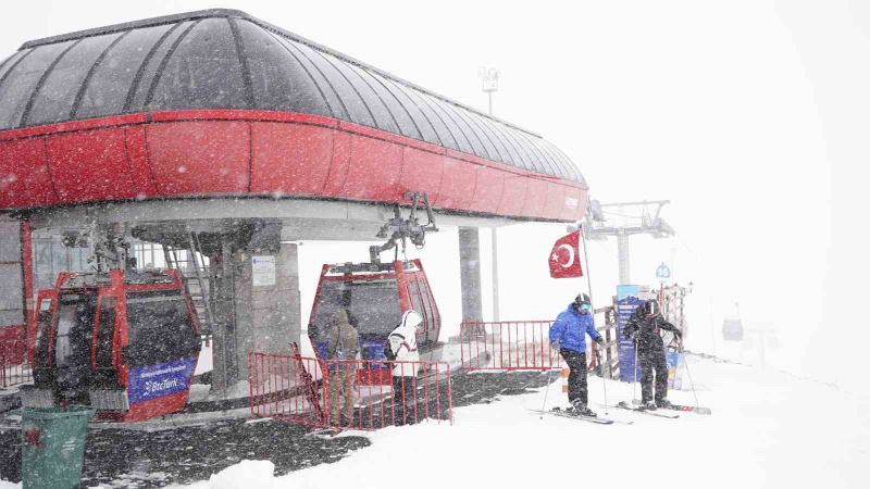 Erciyes’te Nisan karı
