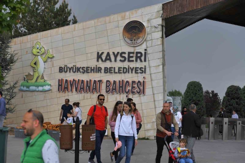 Büyükşehir Hayvanat Bahçesini Kurban Bayramı’nda 65 bin kişi ziyaret etti
