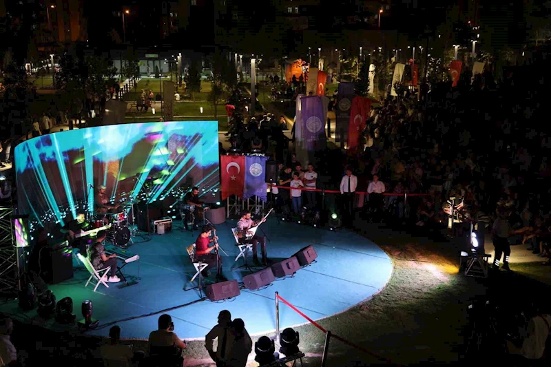 Talas’ın Muhteşem Meydanı’nda Muhteşem Konser
