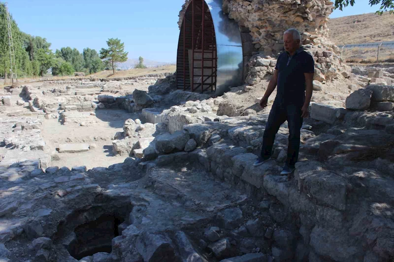 8 asırlık Keykubadiye Sarayı’ndaki hamam gün yüzüne çıktı
