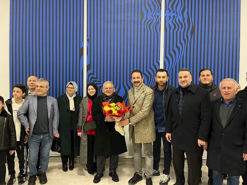 Başkan Büyükkılıç, İstanbul’da Kayserililer tarafından karşılandı

