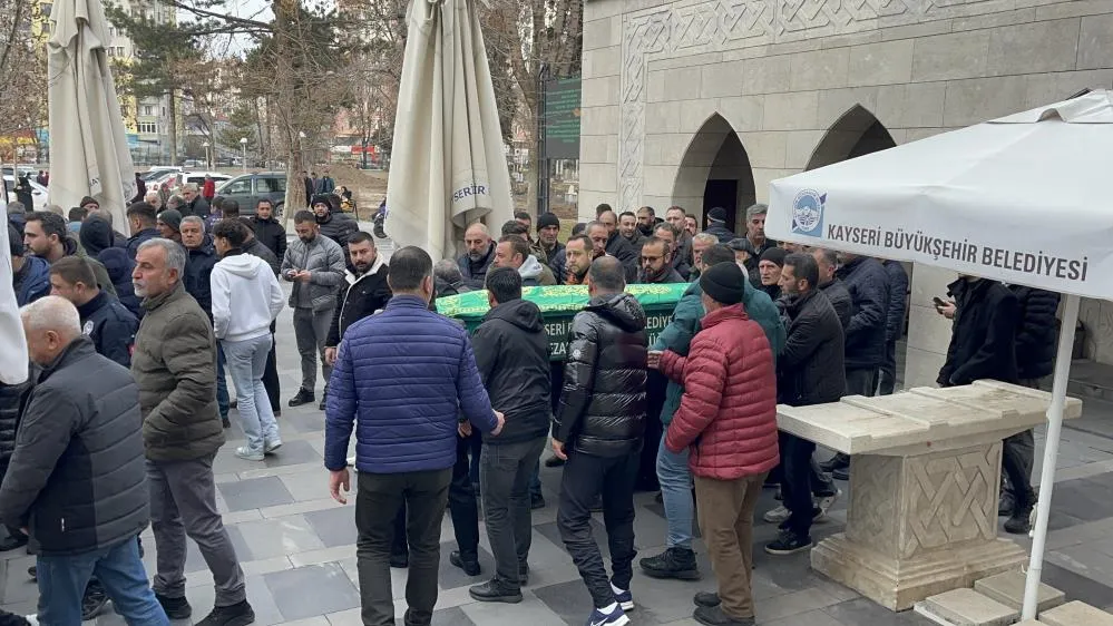 Bıçaklanarak öldürülen şahıs toprağa verildi
