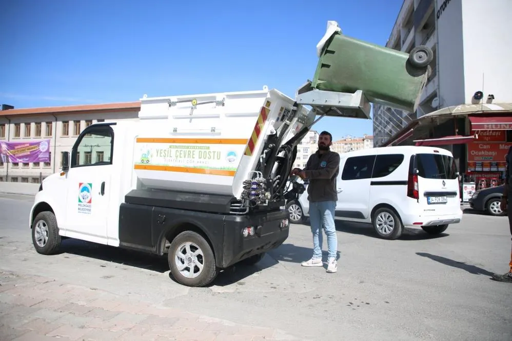 Melikgazi AB fonu ile elektrikli çöp toplama aracı satın aldı