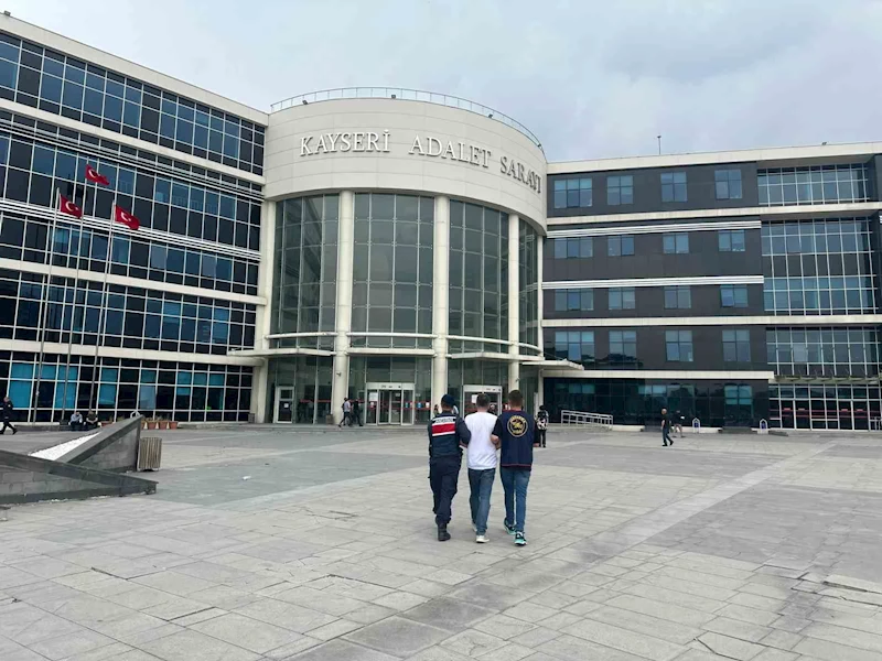 14 ayrı yakalanması olan suç makinesi jandarmadan kaçamadı
