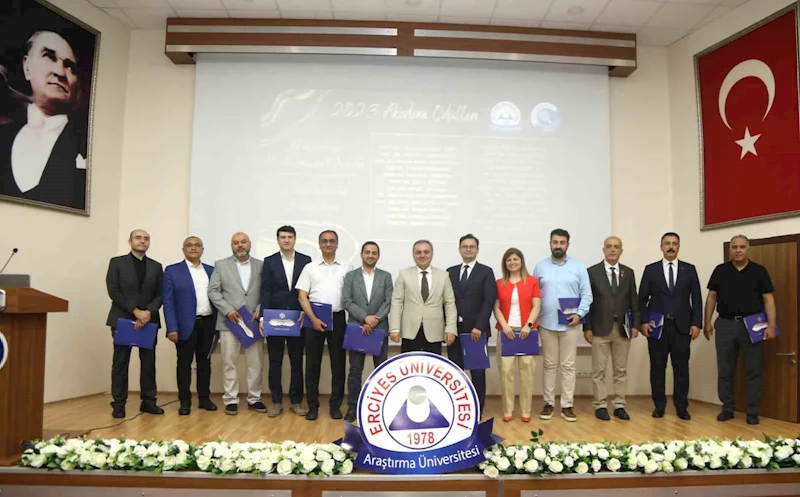 ERÜ’de ’2023 Yılı Akademi Ödülleri Töreni’ düzenlendi
