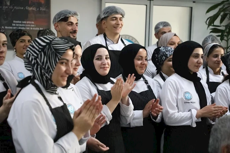 Öğrenciler aşçılık sınavında yöresel lezzetlerle yarıştılar
