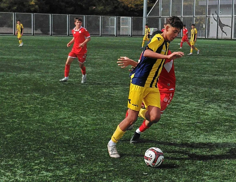 Gelişim Ligi U-16: Talas Belediyespor: 0 - Sivasspor: 4