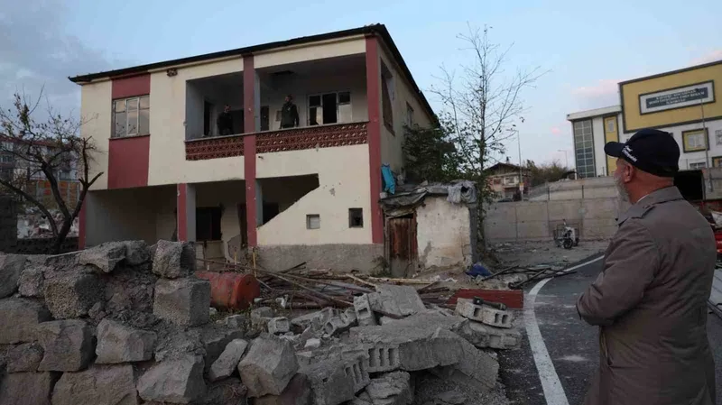 Başkan Çolakbayrakdar Uğurevler’de: 